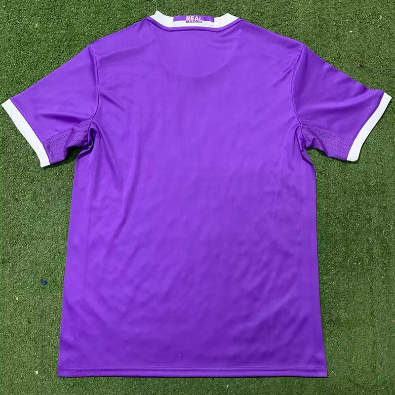 Real Madrid 16/17 Rétro version Fan